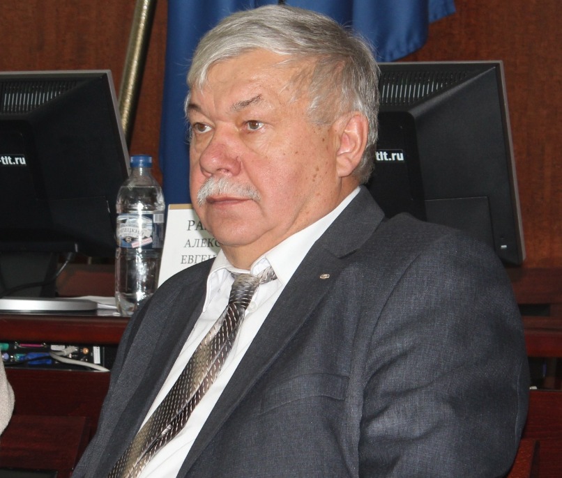 Сергей Петрович Прохоров - заместитель председателя комиссии по муниципальному имуществу, градостроительству и землепользованию.
