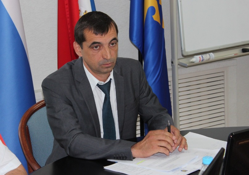 	Константин Кузнецов- председатель комиссии по контролю, общественной безопасности и соблюдению депутатской этики