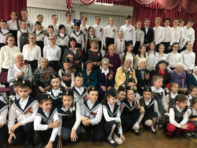 Депутат Елена Сазонова поздравила с Днём Победы ветеранов на своём округе.