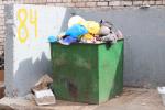 За счет местного бюджета вместо развалившихся установят новые мусорные контейнеры