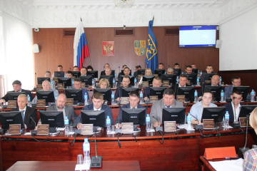 Депутаты избрали заместителей и сформировали составы комиссий Думы VIII созыва