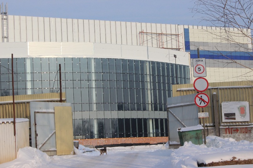 Манеж расположен на улице Спортивной в Автозаводском районе Тольятти.