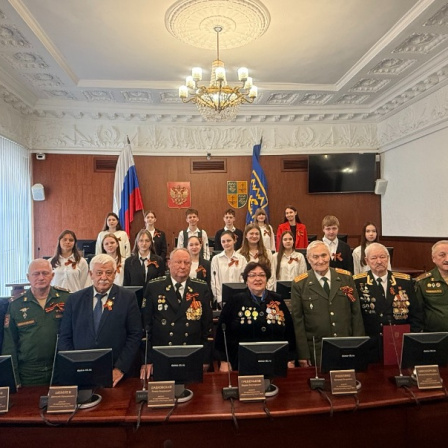 Урок мужества для школьников состоялся в Думе г.о. Тольятти