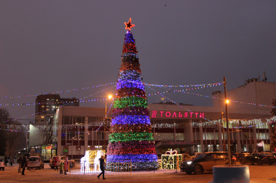 Город Тольятти начали готовить к Новому году и Рождеству