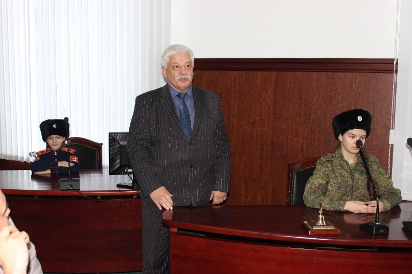Игровое заседание Думы с участием кадетов прошло в присутствии ими же избранного главы города и председателя Думы.
