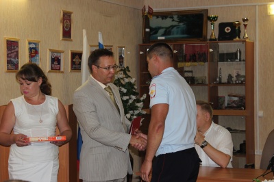 Сотрудникам полиции председатель Думы г.о.Тольятти  вручил памятные знаки «Куйбышев-запасная столица»