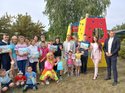 Воспитанников детских домов поздравили с началом учебного года депутаты Тольятти