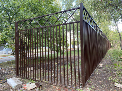 Новое ограждение школы – к новому учебному году