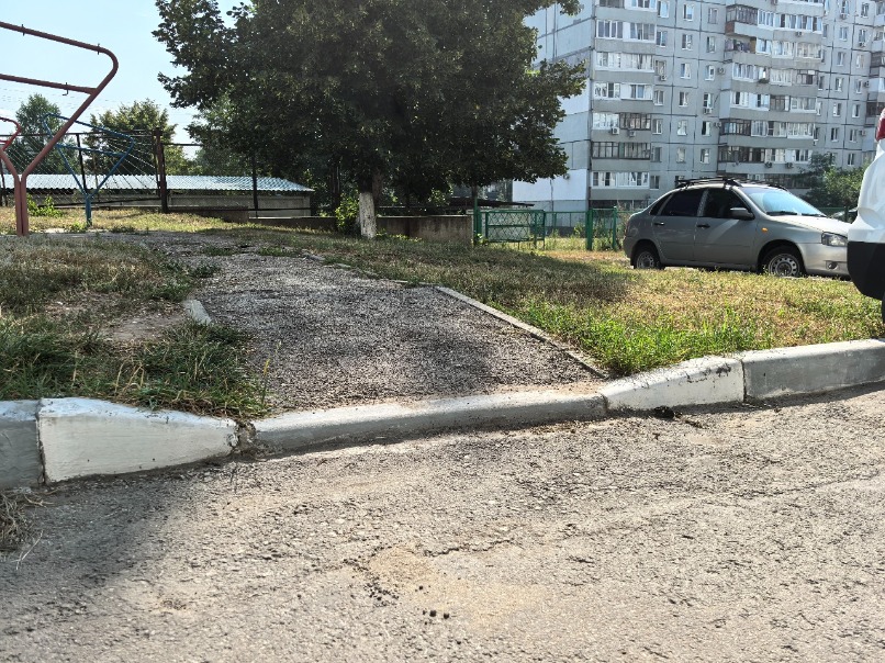 Заместитель председателя комиссии по вопросам муниципального имущества Михаил Шатохин обратил внимание на такие съезды. 