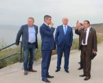 Глава региона вместе с депутатами осмотрел набережную Комсомольского района