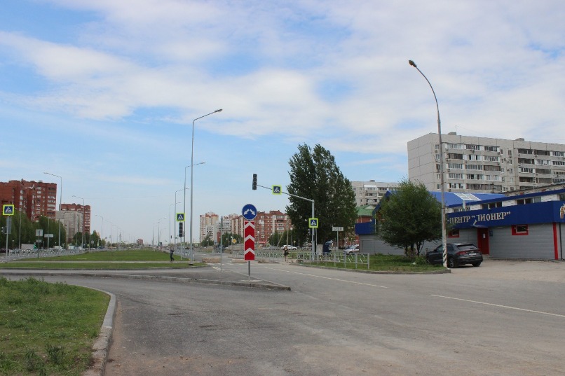 В мае 2021 года со стороны ул. 70 лет Октября остаётся только включить светофоры, дорога выглядит почти готовой.