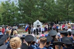 У памятника в 14-м квартале Автозаводского района состоялся митинг в честь 70-летия окончания Второй мировой войны